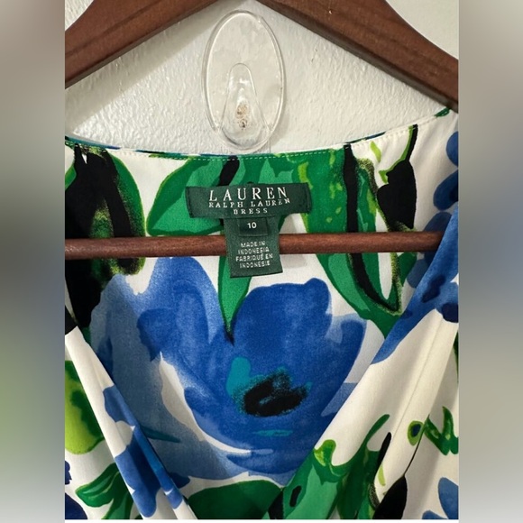 Lauren Ralph Lauren Blue Floral Wrap Sheath
Dress sz 10 - Picture 4 of 5